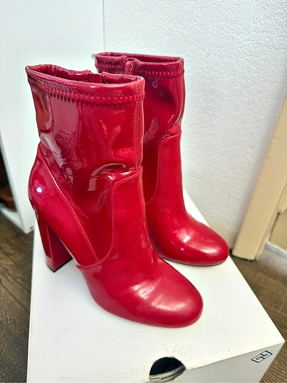 Steve Madden Piellan Patent Heeled Ankle Boots Red US 7
